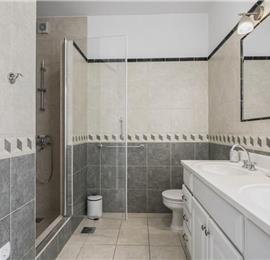 4-5 bedroom villa with Split City and Sea Views sleeps 8-10